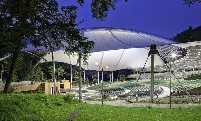 Desain Tenda Atap Membrane Jenis PTFE