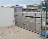 Model Pagar Stainless Simpel Pintu