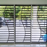 Teralis Pintu Model Garis