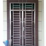 Teralis Pintu bahan Stainless