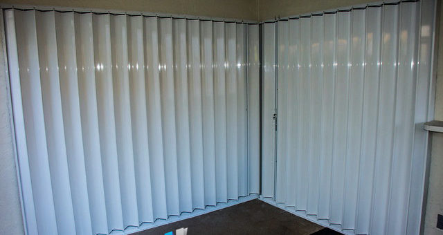 Perbadaan Pintu Folding Gate Dengan Harmonika