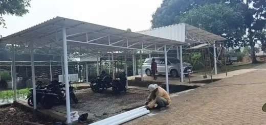 Pemasangan Kanopi Alderon di Pesantren Al-Umanaa Sukabumi