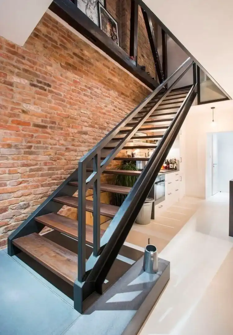 Modern Staircase Railing Ideas for Contemporary Homes